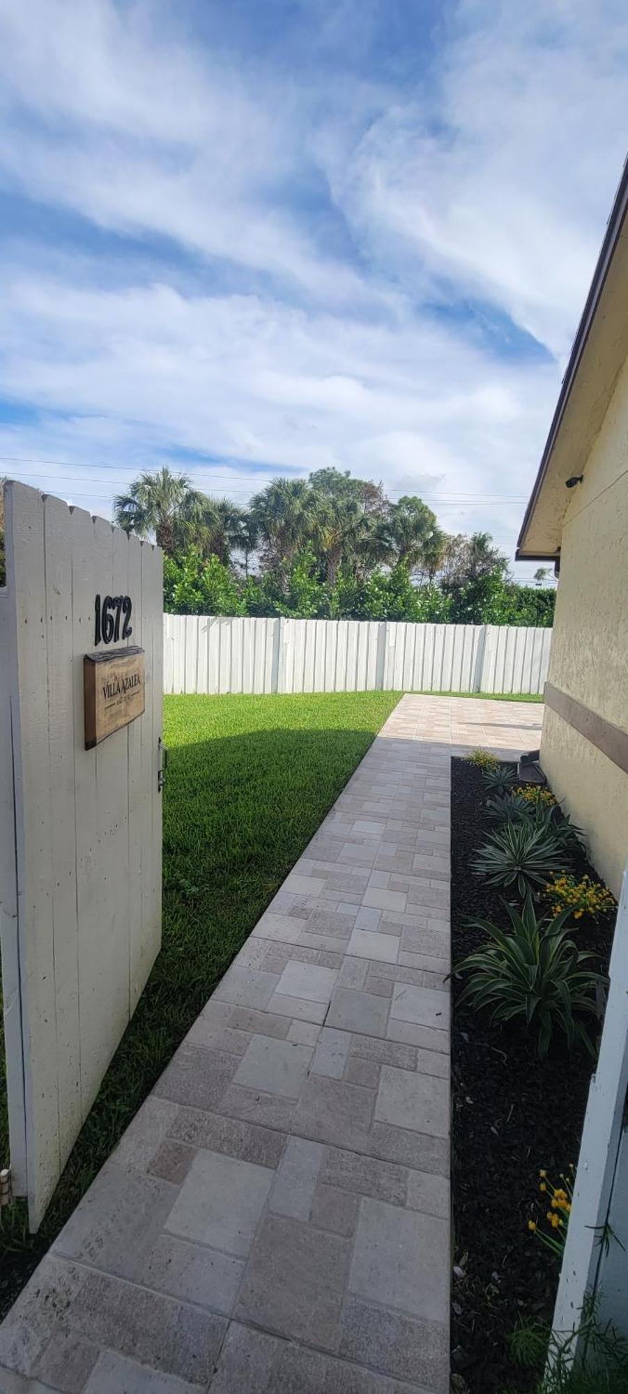 Alluring Luxury Oasis, Modern Comfort & Relaxation Wellington Exterior photo