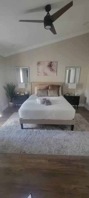 Alluring Luxury Oasis, Modern Comfort & Relaxation Wellington Exterior photo